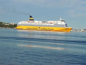 17 Toulon le Ferry qui rentre de Corse